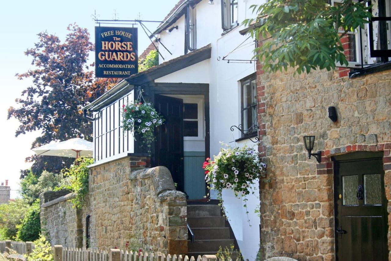 Stunning Apartment Opposite Cowdray Ruins In Heart Of Midhurst Exterior photo